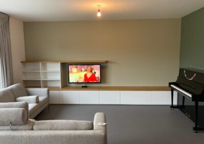 TV meubel langs de hele wand