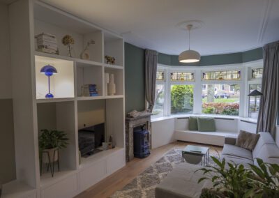 Wandkast met zitbank